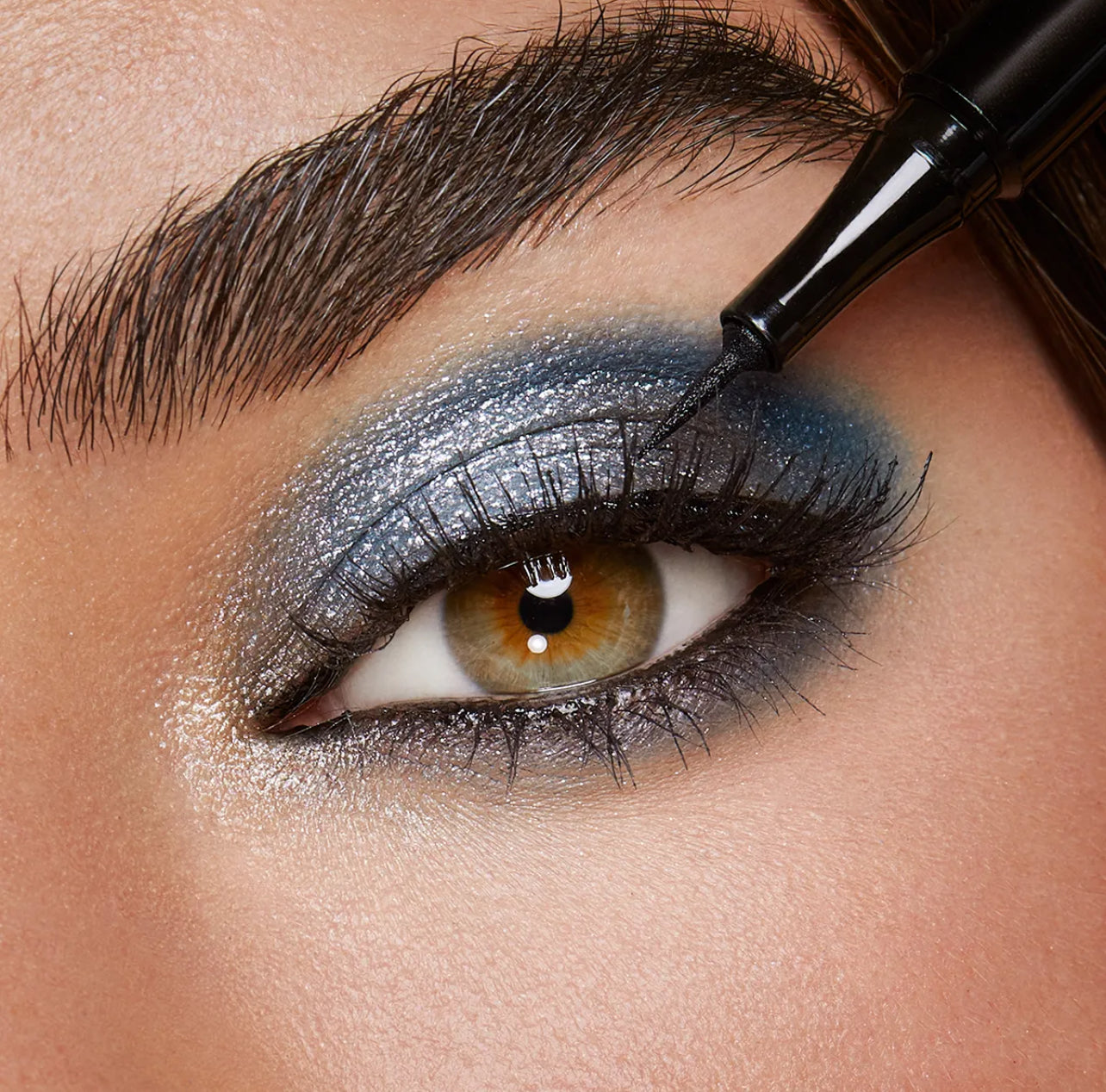 Eye-liner longue tenue à pointe ultra-précise KIKO